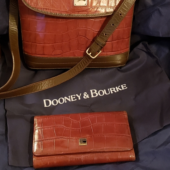 Dooney & Bourke Bayou Collection Shoulder bag - Picture 1 of 7